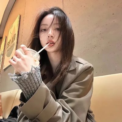 年轻女子